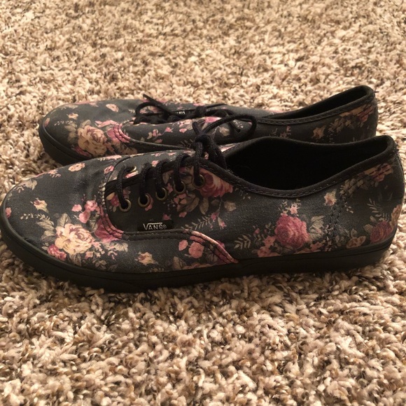 Floral vans - Picture 2 of 4